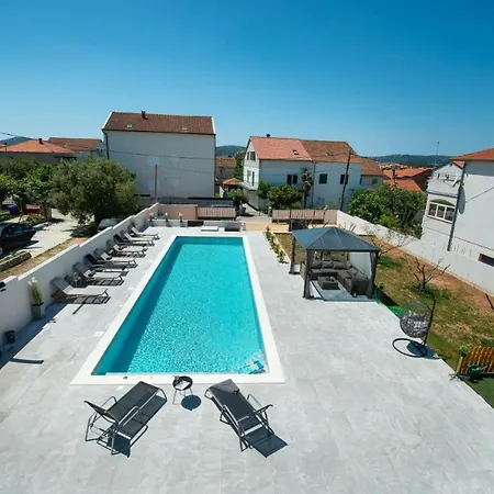 Poolincluded Danijela *